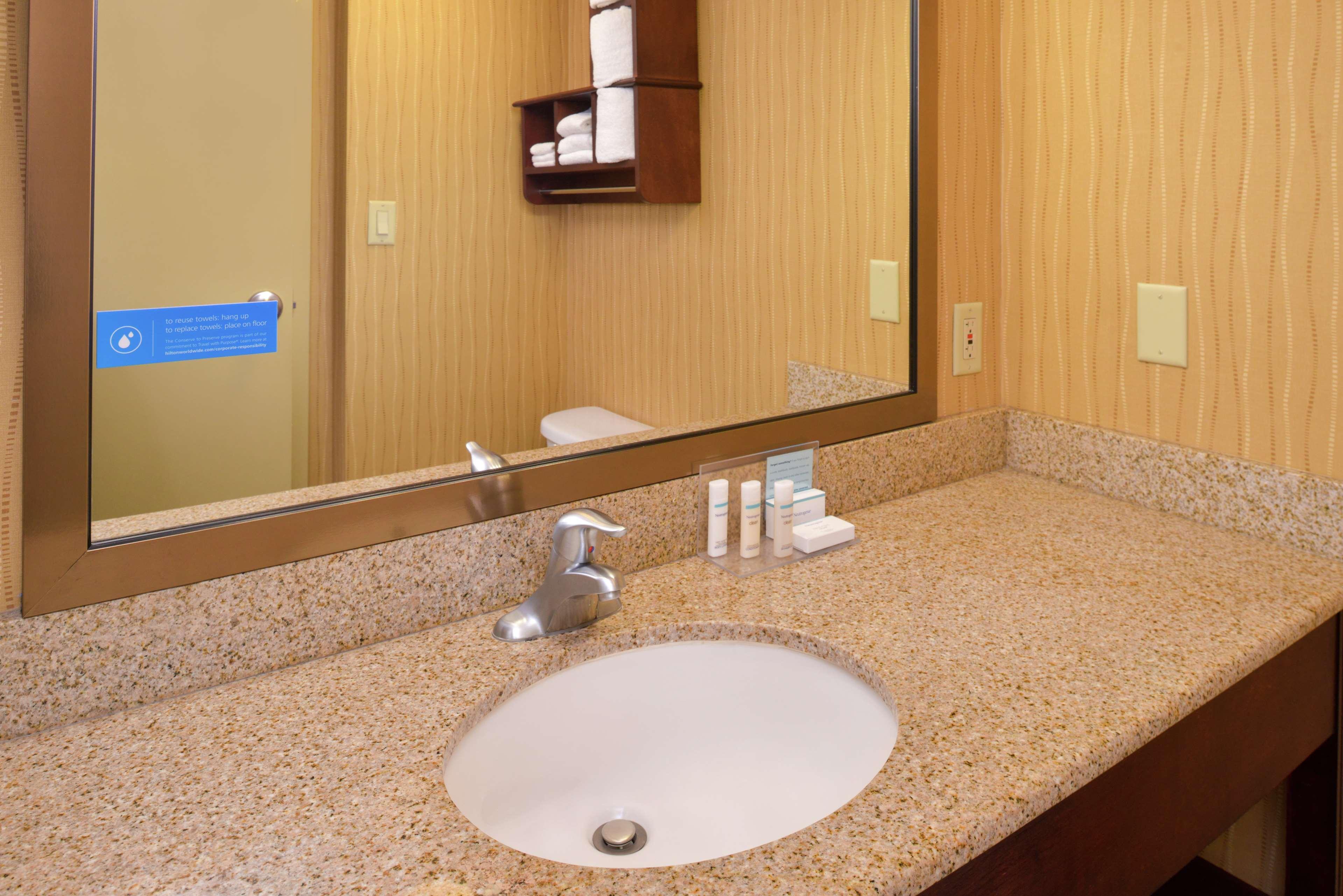 Hotel Hampton 3*