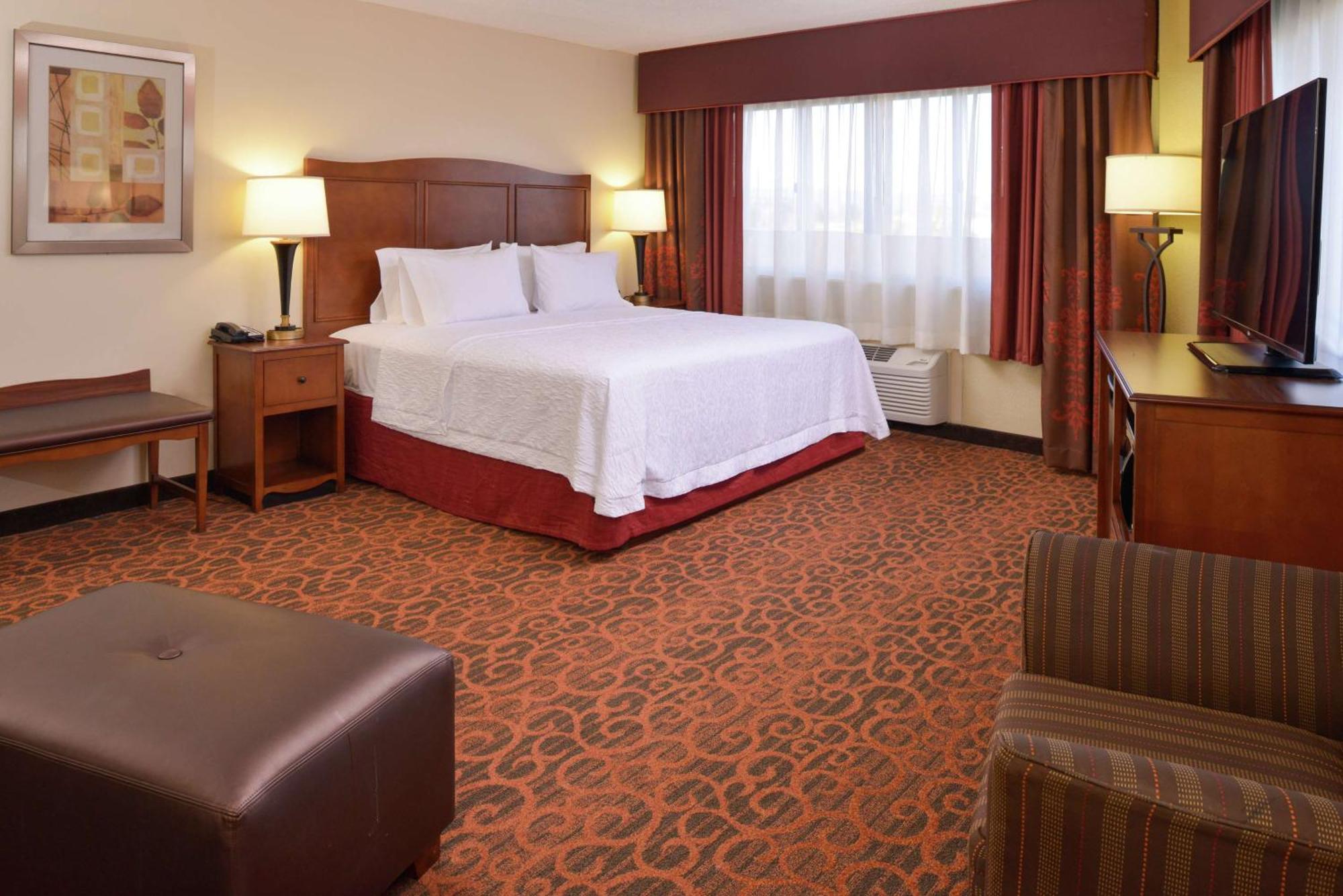 Hotel Hampton 3*